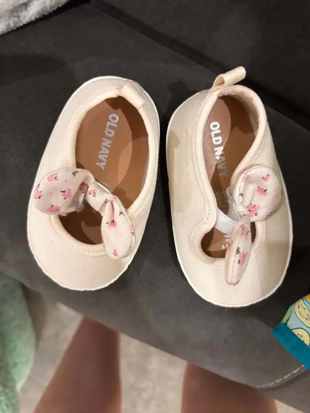 Old Navy Baby Knit Bow Mary Jane Sneakers